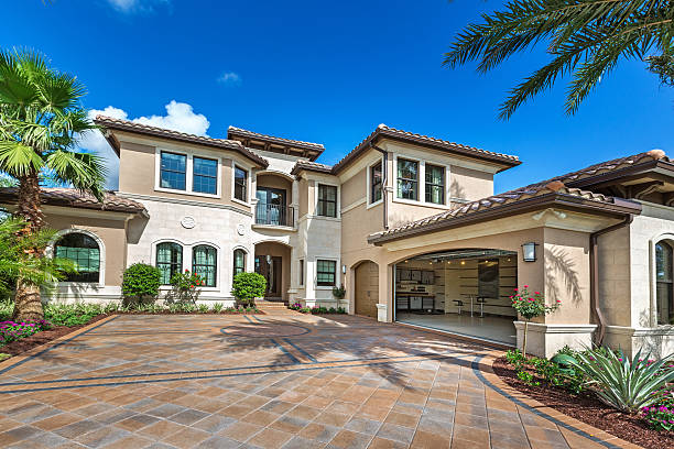 Best Professional Driveway Pavers  in Hartford, WI